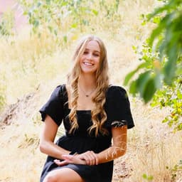 Instructor Julia B. profile Card Image