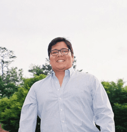 Instructor Julian R. profile Card Image