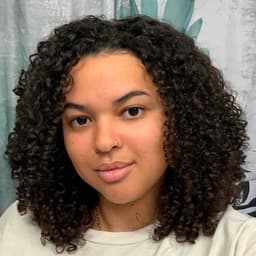 Instructor Juliandra C. profile Card Image