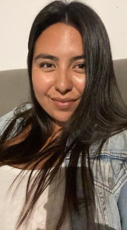 Instructor Julie L. profile Card Image