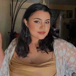 Instructor Karina M. profile Card Image