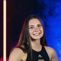 Instructor Kaya H. profile Card Image