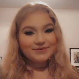 Instructor Kayla R. profile Card Image