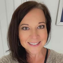 Instructor Kelly P. profile Card Image