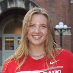 Instructor Lauren R. profile Card Image