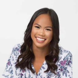 Instructor Lauren P. profile Card Image