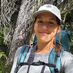 Instructor Lauren B. profile Card Image