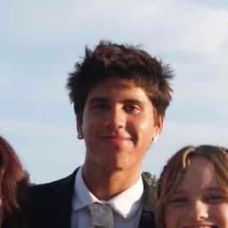 Instructor Leonardo M. profile Card Image