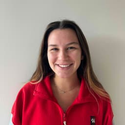 Instructor Lily S. profile Card Image