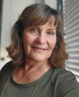 Instructor Lori V. profile Card Image