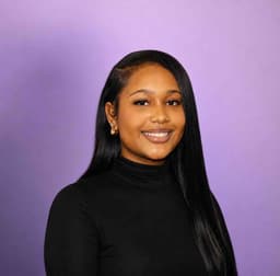 Instructor Lourdes R. profile Card Image