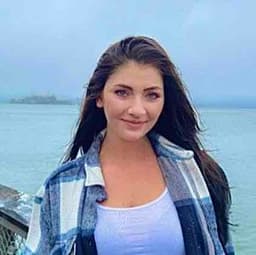 Instructor Lynnea E. profile Card Image