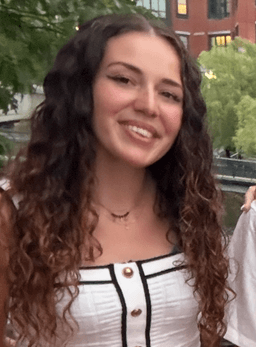 Instructor Mackenzie W. profile Card Image