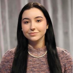 Instructor Magdalena B. profile Card Image