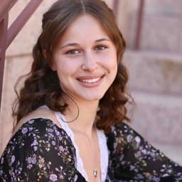 Instructor Makenna B. profile Card Image