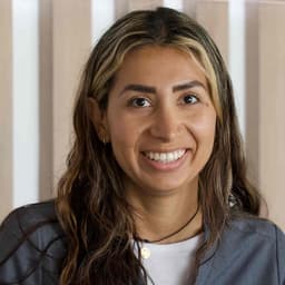 Instructor Maria L. profile Card Image