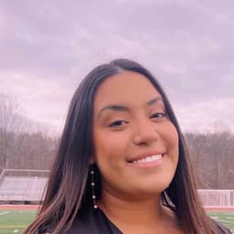 Instructor Maya W. profile Card Image