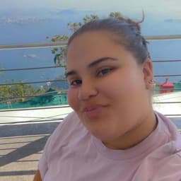 Instructor Melissa R. profile Card Image