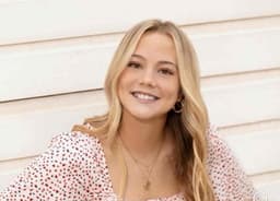 Instructor Mia F. profile Card Image