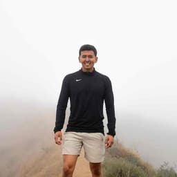 Instructor Misael R. profile Card Image