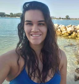 Instructor Myriam V. profile Card Image