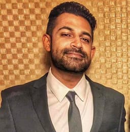 Instructor Nikhil V. profile Card Image