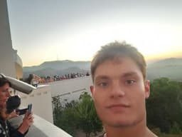 Instructor Nikita B. profile Card Image