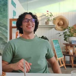 Instructor Noah D. profile Card Image