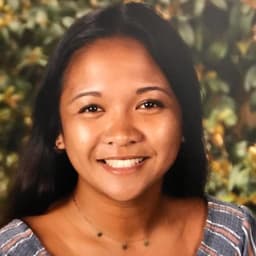 Instructor Noelani E. profile Card Image