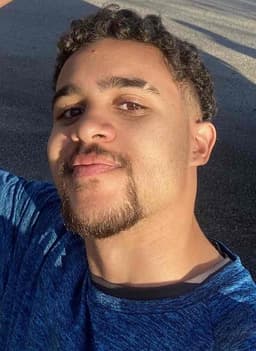 Instructor Quentin Y. profile Card Image