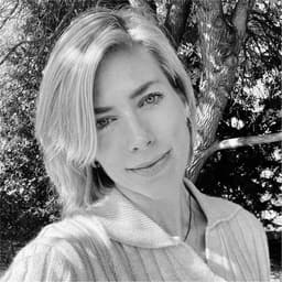 Instructor Rachel E. profile Card Image