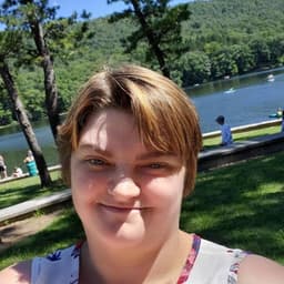 Instructor Rebecca L. profile Card Image