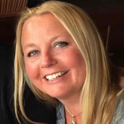 Instructor Renee G. profile Card Image