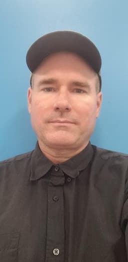 Instructor Roberr B. profile Card Image