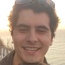 Instructor Ryan H. profile Card Image