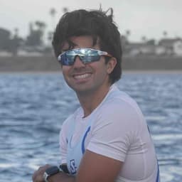 Instructor Santiago G. profile Card Image