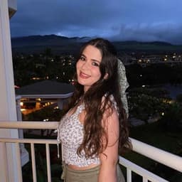 Instructor Sara G. profile Card Image