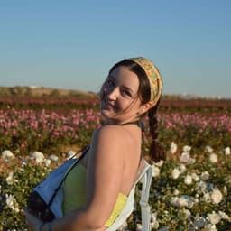 Instructor Sara O. profile Card Image