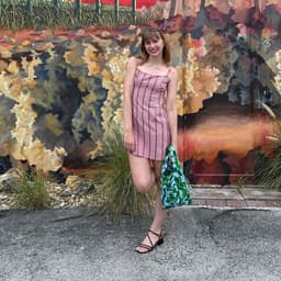 Instructor Savannah R. profile Card Image