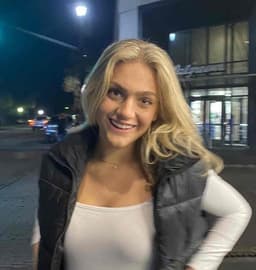 Instructor Simone T. profile Card Image