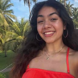 Instructor Sofia S. profile Card Image