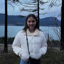 Instructor Sonya W. profile Card Image