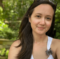 Instructor Stefani E. profile Card Image