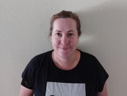 Instructor Suzanne R. profile Card Image