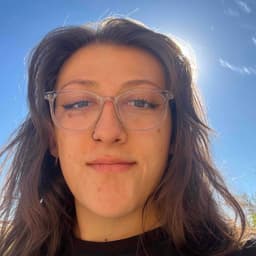 Instructor Sydney B. profile Card Image