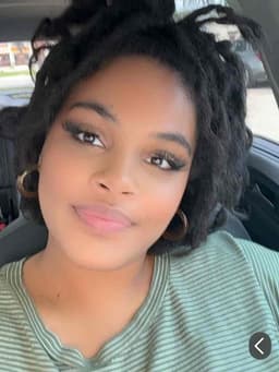 Instructor Sydnie G. profile Card Image