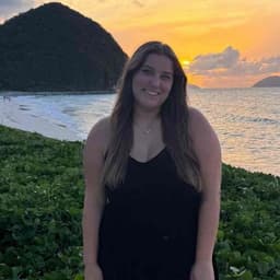 Instructor Taryn L. profile Card Image