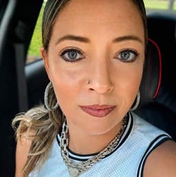 Instructor Tessa J. profile Card Image