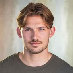 Instructor Tyler E. profile Card Image