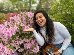 Instructor Vanessa H. profile Card Image